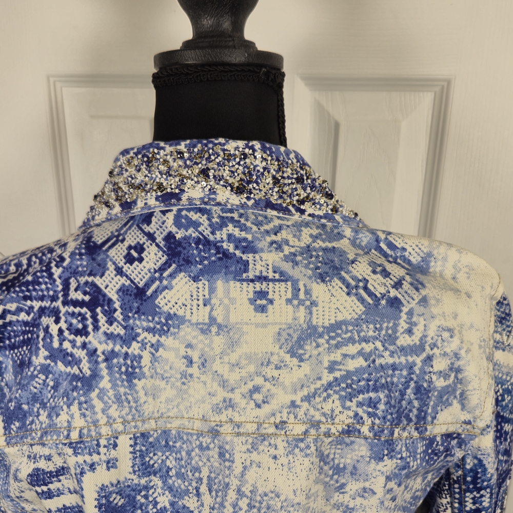 Chico's Beaded Aztec Print Blue Patterned Cropped Trucker Denim Jacket Size XS - Picture 6 of 8